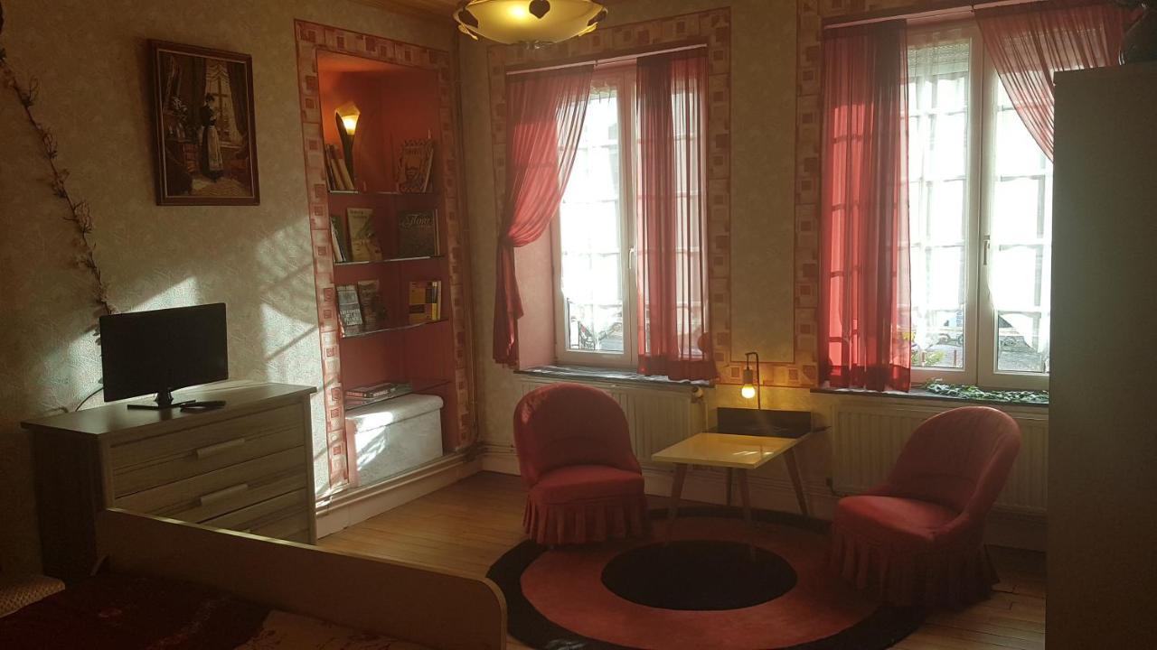 Le Point Du Jour Bed & Breakfast Revin  Exterior foto