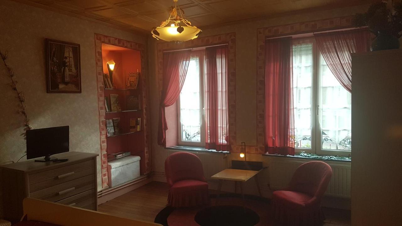 Le Point Du Jour Bed & Breakfast Revin  Exterior foto