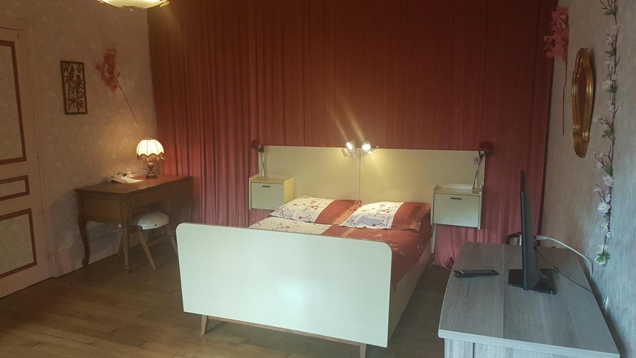 Le Point Du Jour Bed & Breakfast Revin  Exterior foto