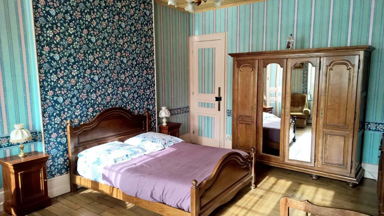 Le Point Du Jour Bed & Breakfast Revin  Exterior foto